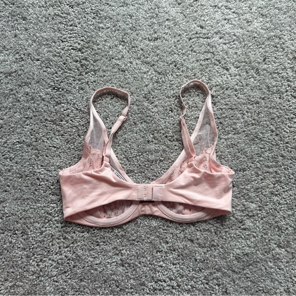 Victoria's Secret Blush Lace Bra - Picture 2 of 3